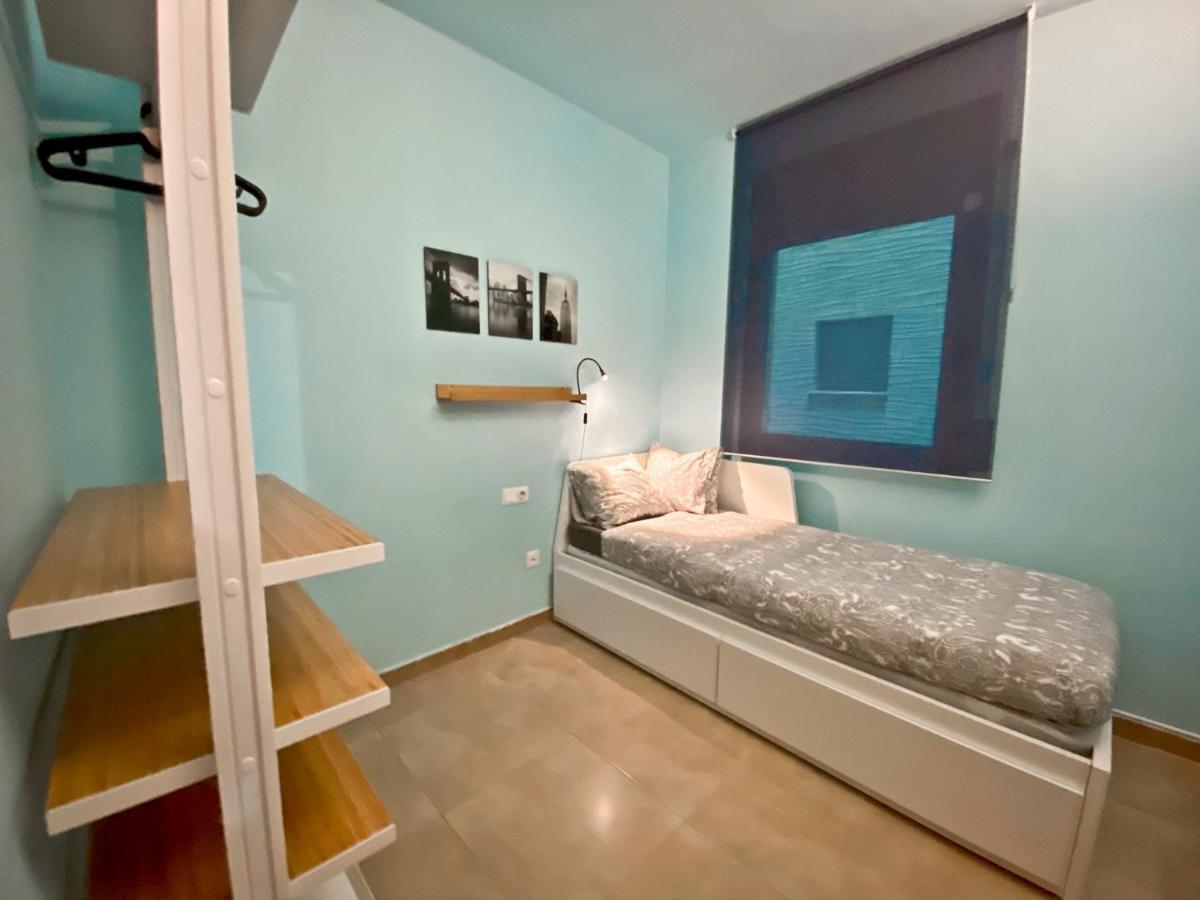 Urban Manresa-City Center Apartment With Balcony Экстерьер фото