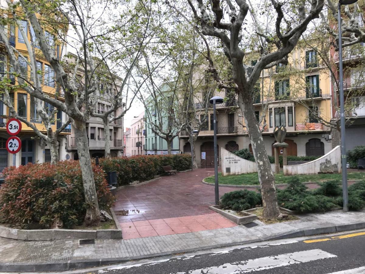 Urban Manresa-City Center Apartment With Balcony Экстерьер фото